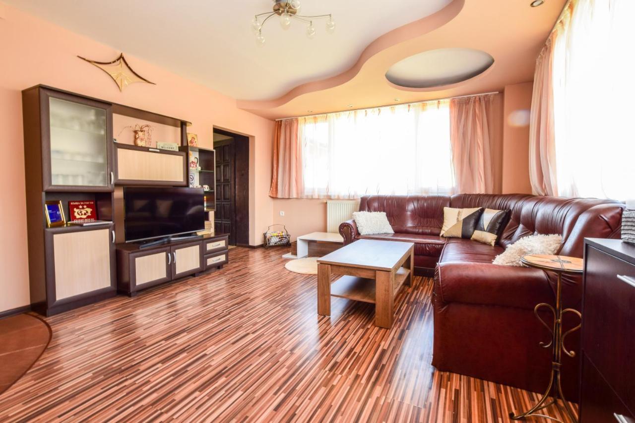 Mariana Apartment Pavel Banya Esterno foto