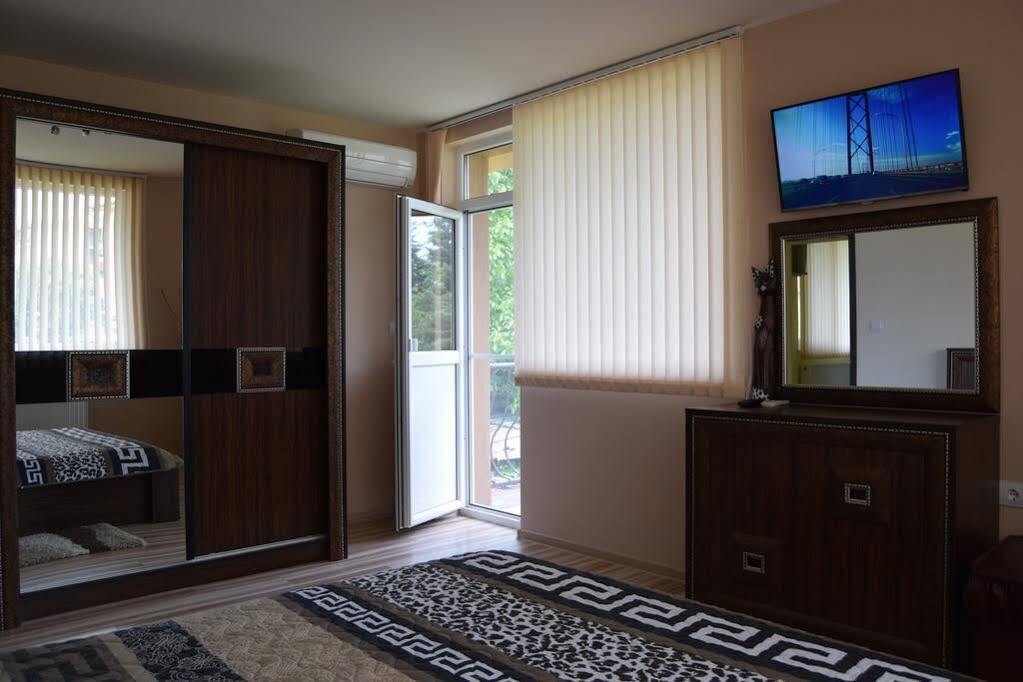 Mariana Apartment Pavel Banya Esterno foto
